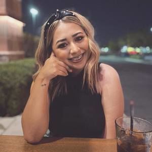 Meet your Posher, Lizbeth